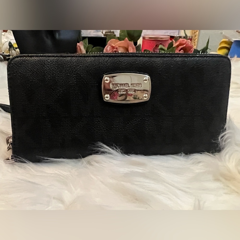 Michael kors Long Monogram Wallet - Picture 2 of 12